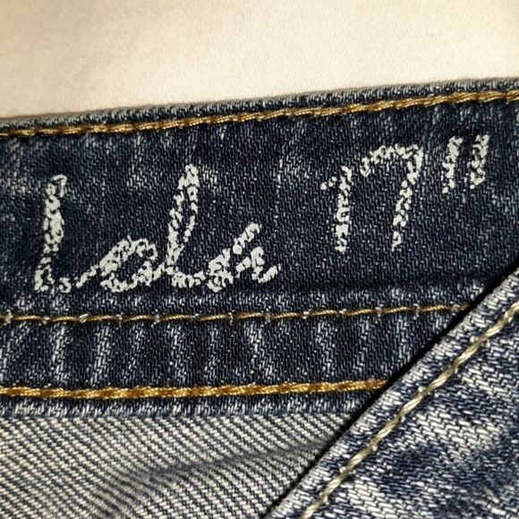 Silver Jeans Lola 17" Distressed 28‎ Flare Jeans - Picture 10 of 12